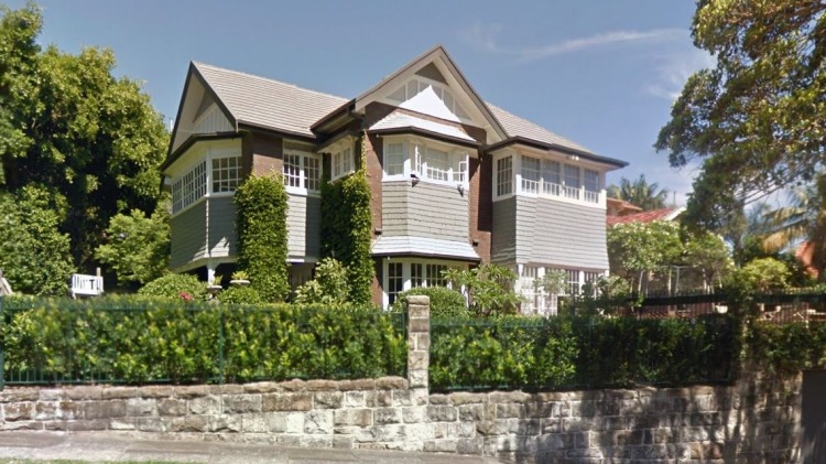 In 1983 Turnbull bought a mansion on Bellevue Hill's Beresford Road from the late Kerry Packer for $280,000. He sold it in 1989 for $1.4 million.